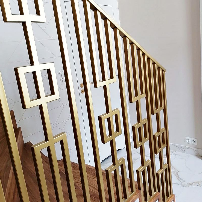 BALUSTRADA GEOMETRYCZNA ZŁOTA – DEKORACYJNA I NOWOCZESNA