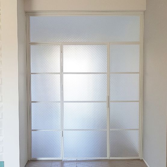 Drzwi loftowe białe: doskonałe dopasowanie do Twojego wnętrza​