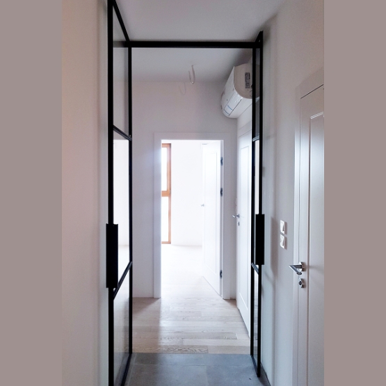 Drzwi loftowe podwójne: symetryczność, czy nowoczesna asymetria?